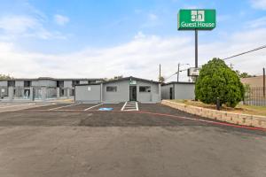 Fotografie z fotogalerie ubytování GuestHouse Extended Stay Laredo v destinaci Laredo