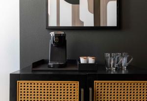 Kissel Uptown Oakland, in the Unbound Collection by Hyatt的咖啡和沏茶工具