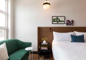 Kissel Uptown Oakland, in the Unbound Collection by Hyatt客房内的一张或多张床位