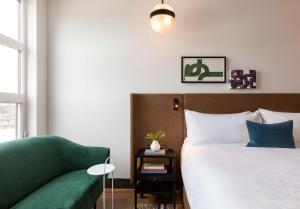 Kissel Uptown Oakland, in the Unbound Collection by Hyatt客房内的一张或多张床位