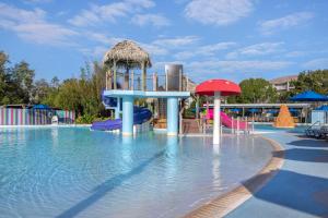 Bazén v ubytování Hilton Vacation Club Aqua Sol Orlando West nebo v jeho okolí