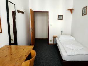 Postel nebo postele na pokoji v ubytování Die Fabrik - Hostel