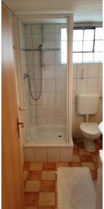 Ένα μπάνιο στο Ferienwohnung Silvia