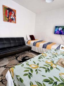 Postel nebo postele na pokoji v ubytování Cedar Lodge Motel Hamilton