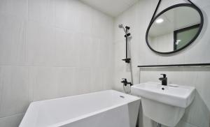 Koupelna v ubytování Oceanstay Hotel