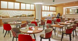 Reštaurácia alebo iné gastronomické zariadenie v ubytovaní NH Collection Barcelona Gran Hotel Calderon
