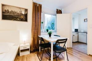 Η κουζίνα ή μικρή κουζίνα στο Work & Stay apartments Solingen
