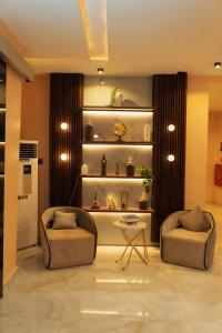 Afbeelding uit fotogalerij van The Manor Hotel by Luckzi in Owerri