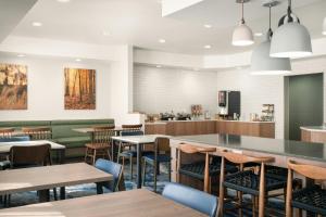 Restaurace v ubytování Fairfield Inn Tallahassee North/I-10