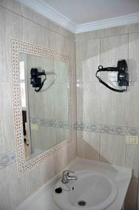 A bathroom at Bungalows Los Arcos