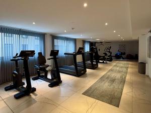 Fitness centrum a/nebo fitness zařízení v ubytování Mercure Ajaccio