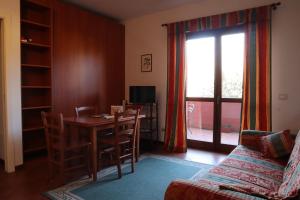 A television and/or entertainment centre at Relais Cà Nova Guest House