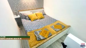 Ένα ή περισσότερα κρεβάτια σε δωμάτιο στο Little Americas Interstate Apartments