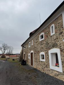 Budova, v ktorej sa farma nachádza