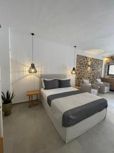 Postel nebo postele na pokoji v ubytování Trocadero Luxury Suites