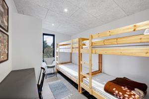 Giường trong phòng chung tại Nice Home In Knebel With 3 Bedrooms And Wifi