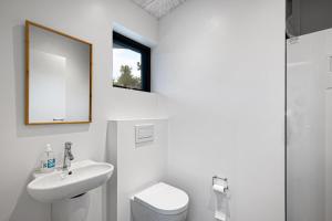 Phòng tắm tại Nice Home In Knebel With 3 Bedrooms And Wifi +17 ảnh