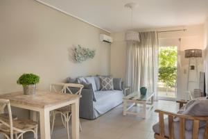 Posezení v ubytování Meliti Waterfront Suites