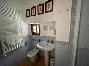 A bathroom at Agriturismo valsiniga