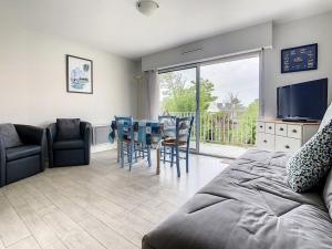Χώρος καθιστικού στο Charmant appartement avec balcon, 1 chambre, parking, à 500m du centre, 1km de la plage - FR-1-236-67