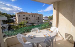 A balcony or terrace at Primera línea Playa Cargador - Playamar 1021 - ALBERT VILLAS