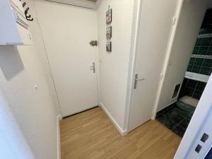 Fotografia z galérie ubytovania Appartement tout confort, à 200m de la plage avec parking privé et piscine - FR-1-723-64 v destinácii Cap d'Agde