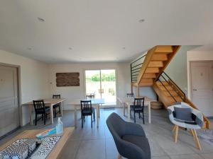 Chambres "Le Tirel "的休息区