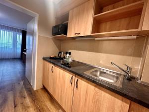 Kuchyň nebo kuchyňský kout v ubytování Apartment-Hotel Hamburg Mitte