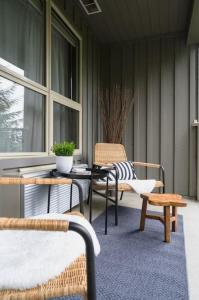 Φωτογραφία από το άλμπουμ του The Aspens 2BR, Upper Village, Sleeps 5, Pool, Hot Tub & Gym σε Γουίσλερ