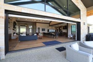 Χώρος καθιστικού στο Glenn Haven by Cloud Dream Homes +62 φωτογραφίες