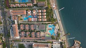 Letecký snímek ubytování Crystal Aura Beach Resort & Spa - Ultimate All Inclusive