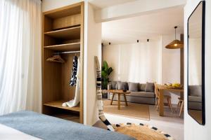 Posezení v ubytování Pnoes Luxury Suites