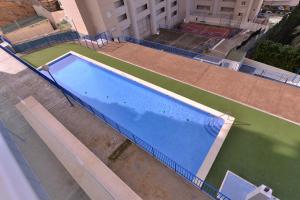 Bazén v ubytování San Remo Apartamento 1, Benidorm Levante nebo v jeho okolí + 2 fotografie