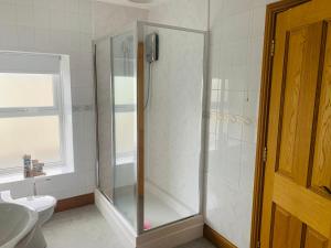 Et badeværelse på 5 Lansdowne Manor + 41 billeder