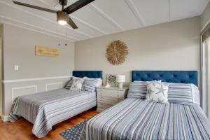 เตียงในห้องที่ Walk to Shore Wildwood Crest Studio with Pool View! +16 ภาพ