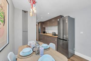 Dapur atau dapur kecil di 7D Albert St - sleeps 4 guests with parking on request