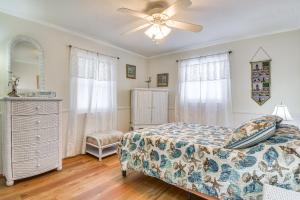 Voodi või voodid majutusasutuse 1 Mi to Anna Maria Island Pet-Friendly Retreat toas