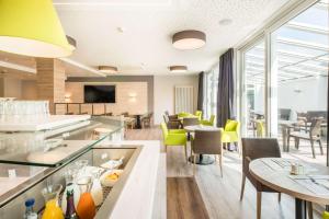 Best Western Hotel St. Michael的厨房或小厨房