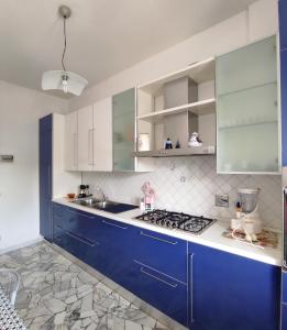 A kitchen or kitchenette at IL GIGLIO DI CAREGGI