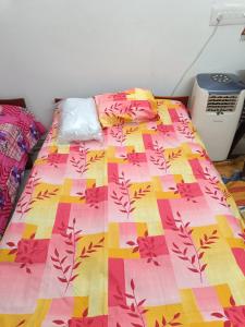 Imagen de la galería de Chintamani Siddhi Chakra - Only Family Rooms on Monthly Basis, en Ahmedabad