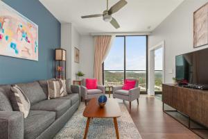 TV a/nebo společenská místnost v ubytování Southern Exposure