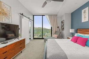 Postel nebo postele na pokoji v ubytování Southern Exposure