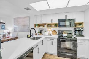 Köök või kööginurk majutusasutuses Designer Furnished and Views +39 fotot