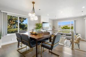 Χώρος καθιστικού στο Serene Home on the Hill with amazing view near SF