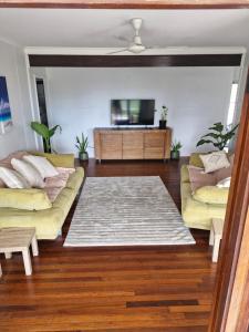 Posezení v ubytování 3 bdrm Home in City Heart