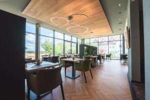 Μια τηλεόραση ή/και κέντρο ψυχαγωγίας στο Hotel & Spa Gut Matheshof, BW Signature Collection