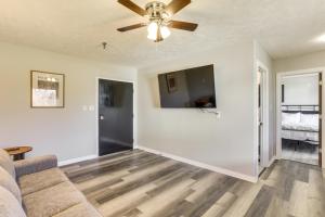 Ảnh trong thư viện ảnh của Golf, Shop, Tour and More Oakland City Apartment ở Oakland City