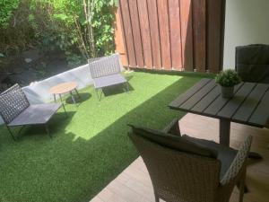 Zahrada ubytování Tiki Ora Lodge-Varua
