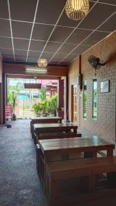 Restoran atau tempat lain untuk makan di Warisan Roomstay