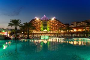 Bazén v ubytování Delphin Palace Hotel nebo v jeho okolí